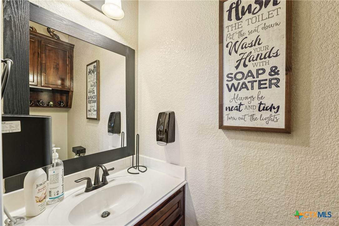 5004 Fresco Drive Property Photo 19