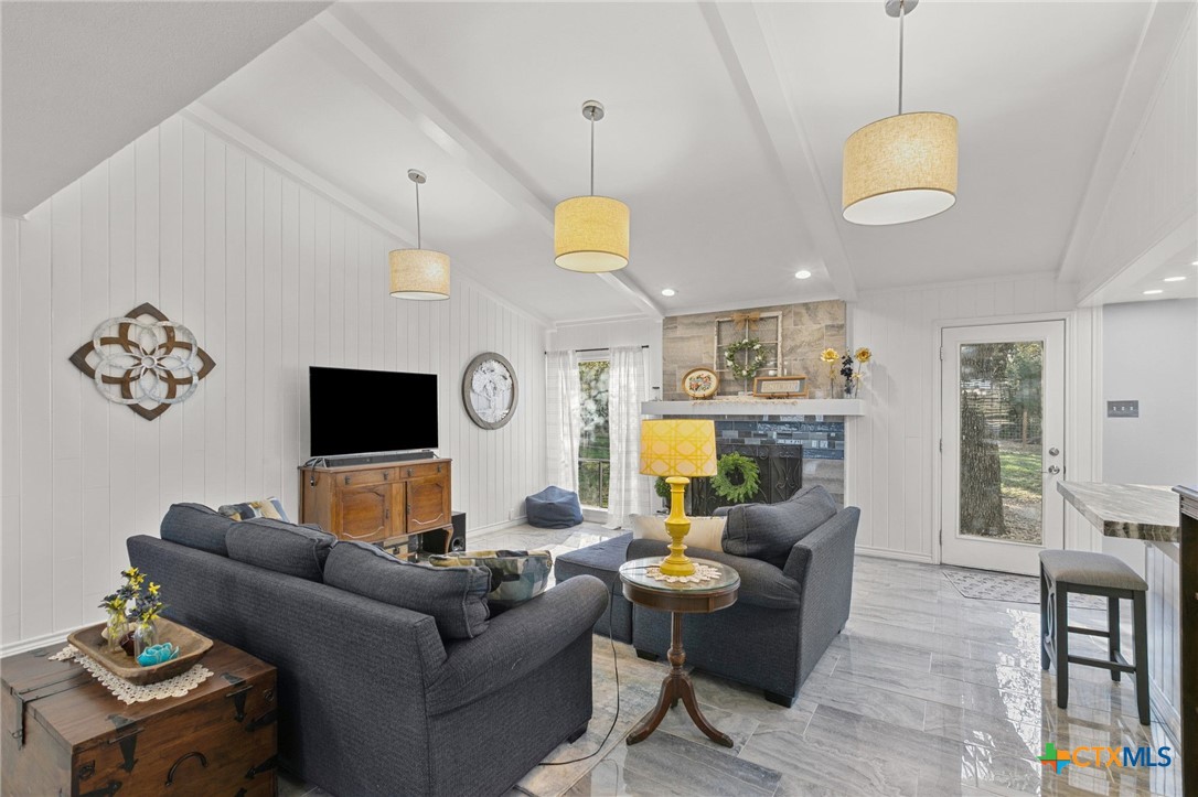 8292 Hartrick Bluff Road Property Photo 7