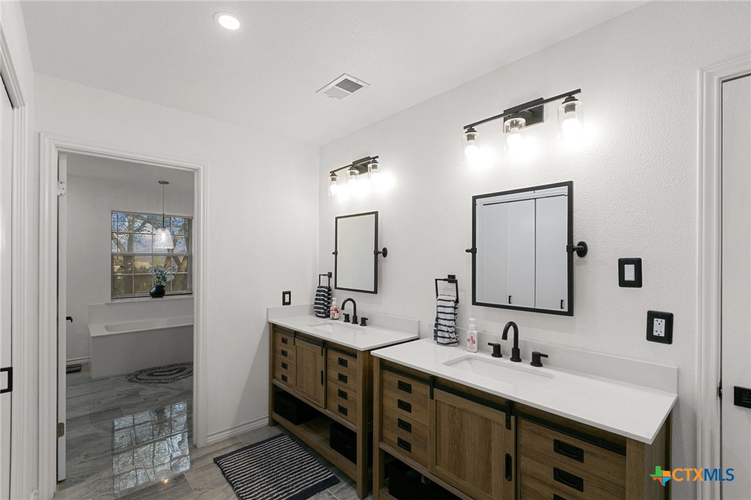 8292 Hartrick Bluff Road Property Photo 18