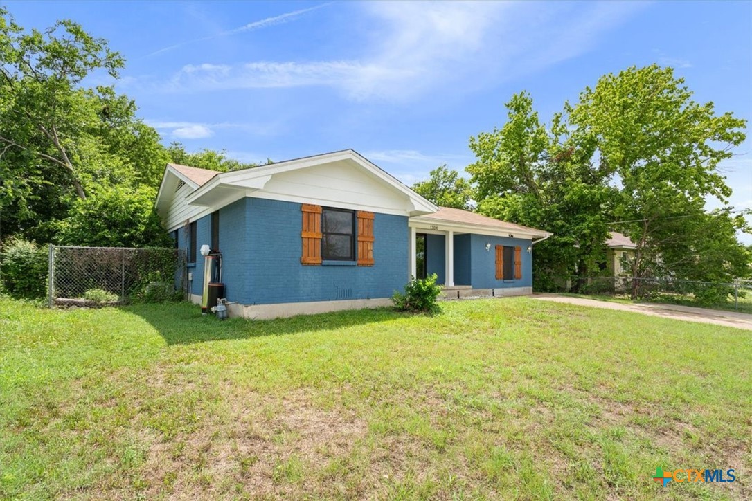 1304 Metropolitan Drive Property Photo 2