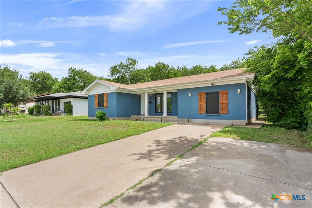 1304 Metropolitan Drive Property Photo 3