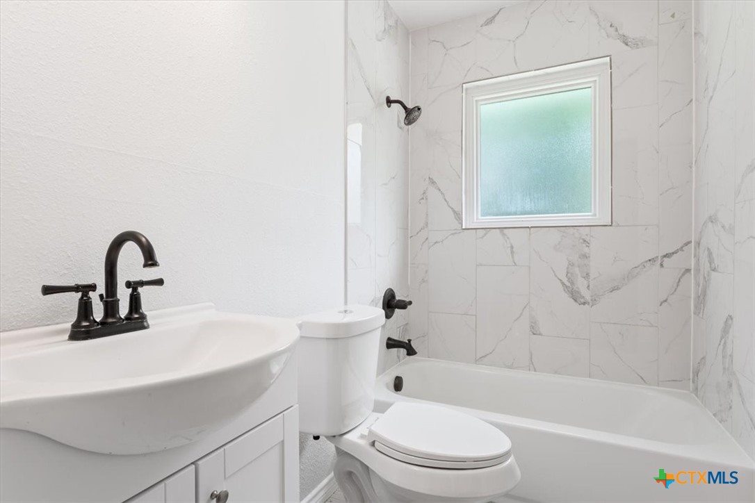 1304 Metropolitan Drive Property Photo 14