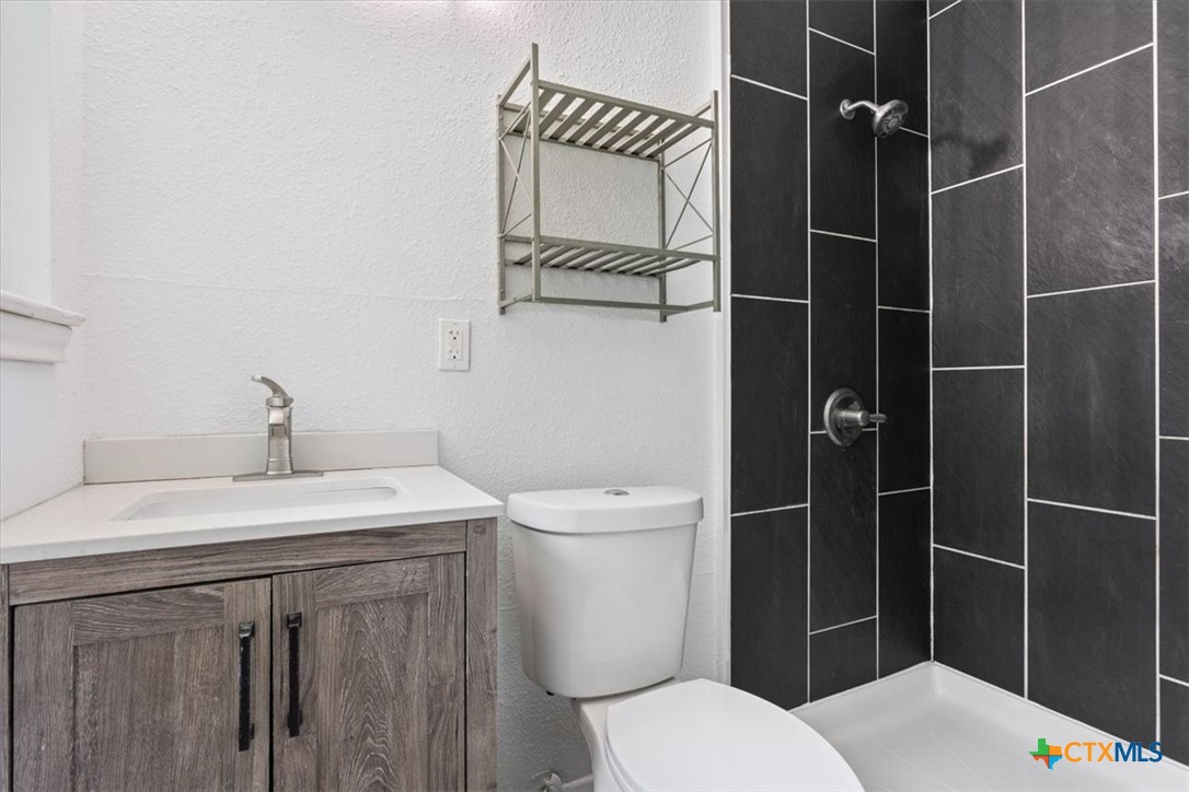 1304 Metropolitan Drive Property Photo 15