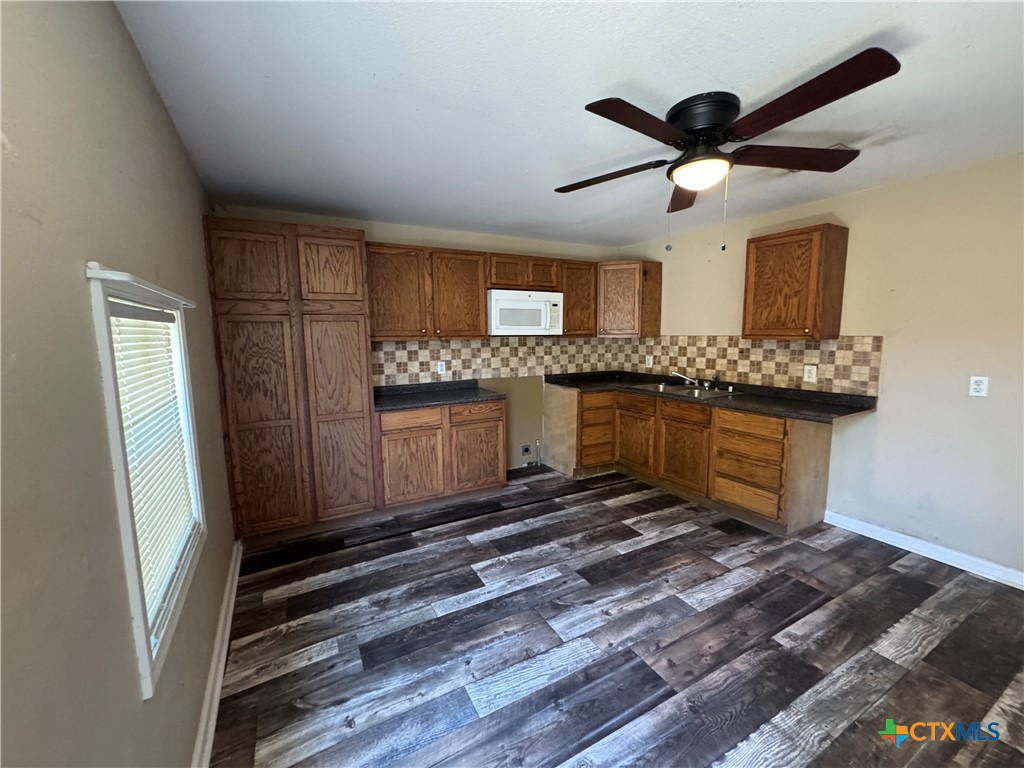 4904 Lone Tree Road Property Photo 3