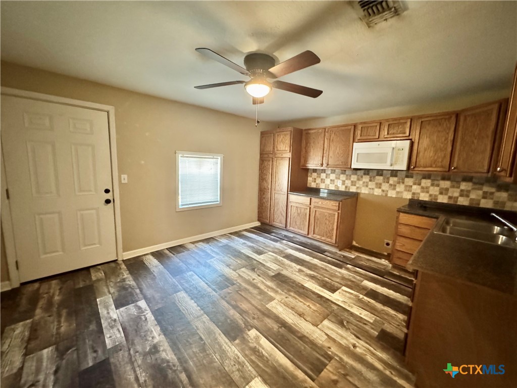 4904 Lone Tree Road Property Photo 4