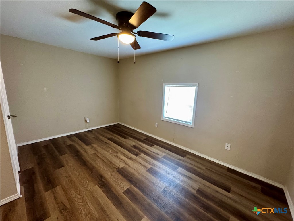 4904 Lone Tree Road Property Photo 6