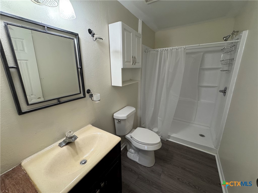 4904 Lone Tree Road Property Photo 7