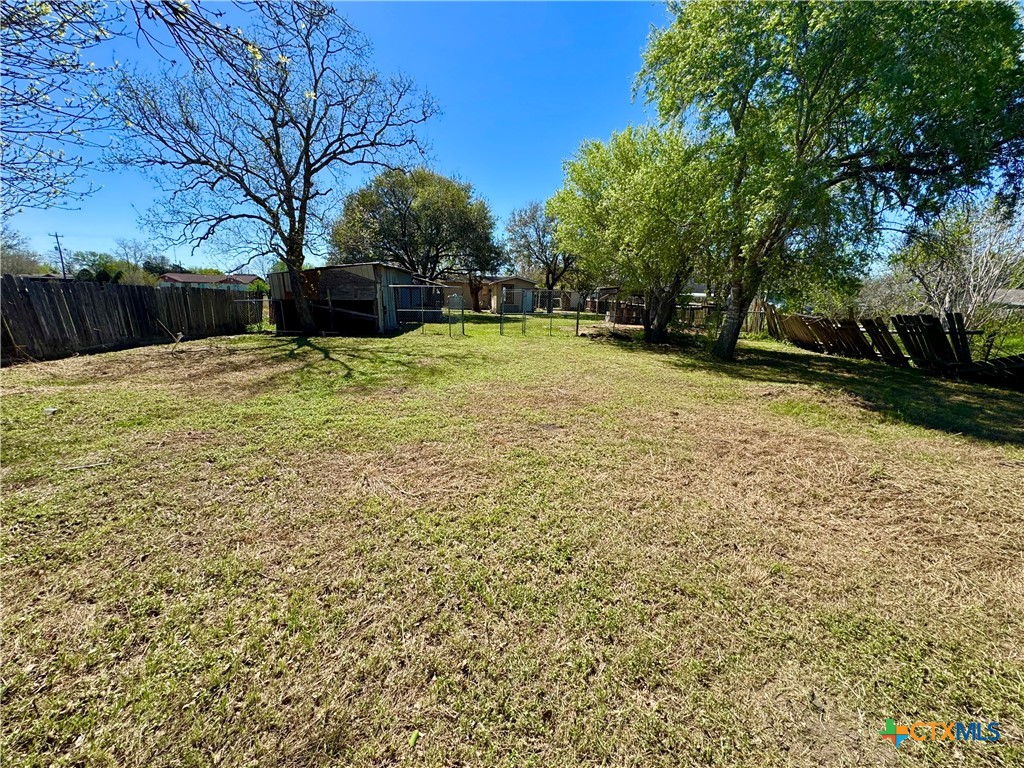 4904 Lone Tree Road Property Photo 9