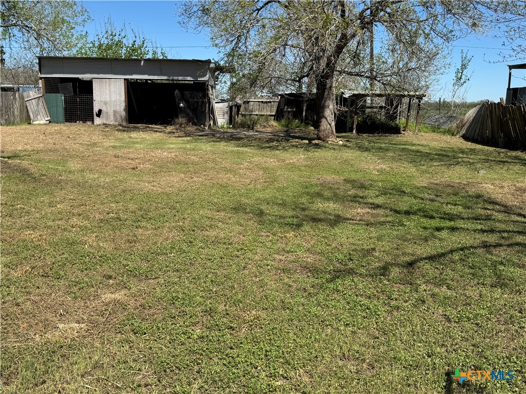 4904 Lone Tree Road Property Photo 12
