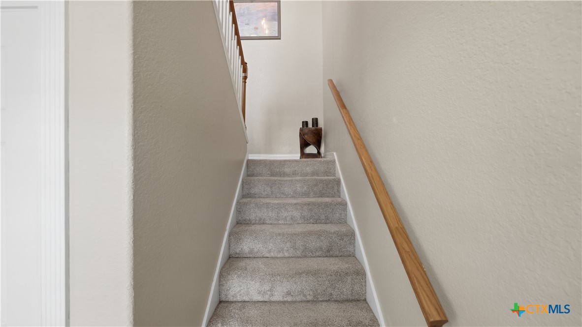 956 Lakebreeze Drive Property Photo 14