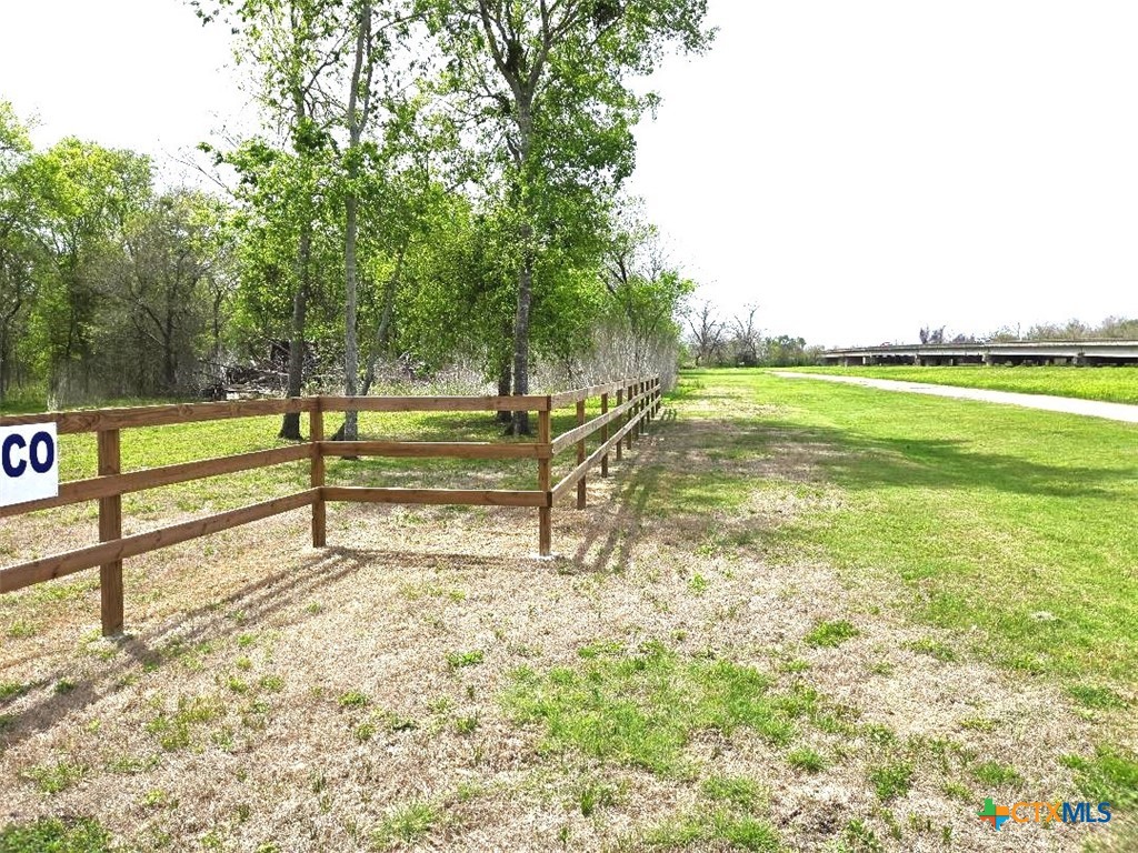 922 Us Highway 59 Property Photo 3