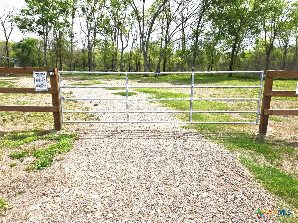 922 Us Highway 59 Property Photo 4