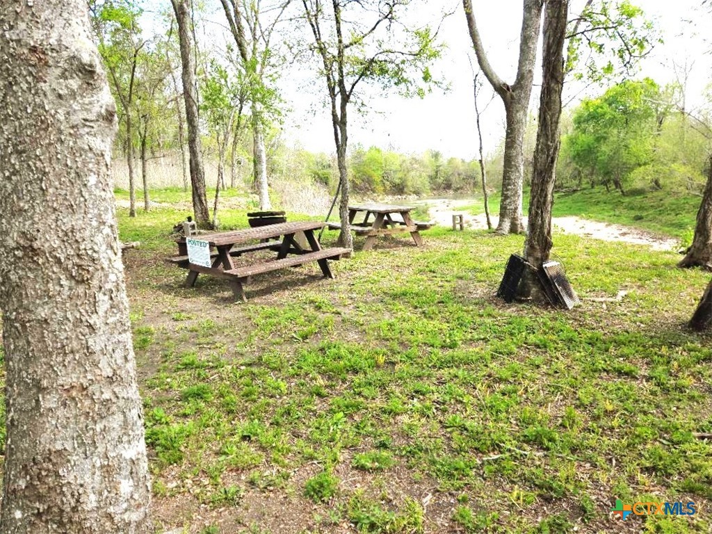 922 Us Highway 59 Property Photo 12