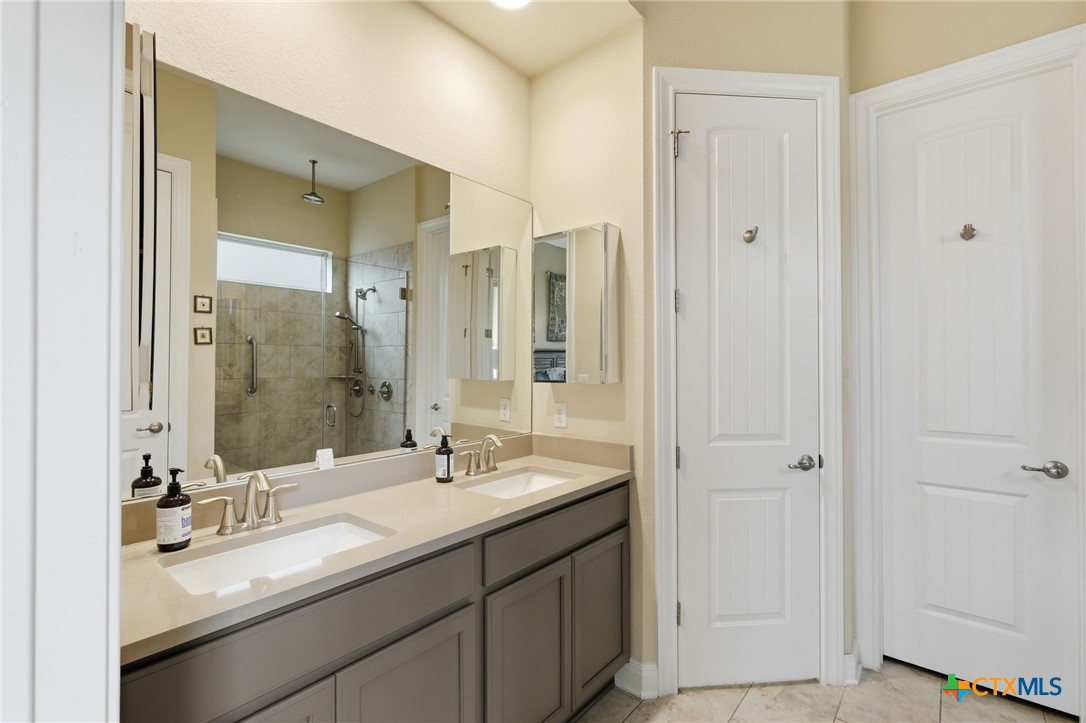 2408 Chambray Court Property Photo 16