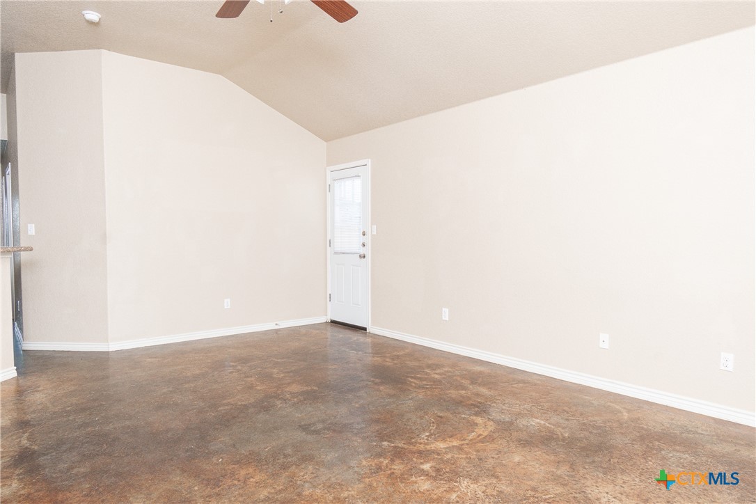4102 Cambridge Drive B Property Photo 2