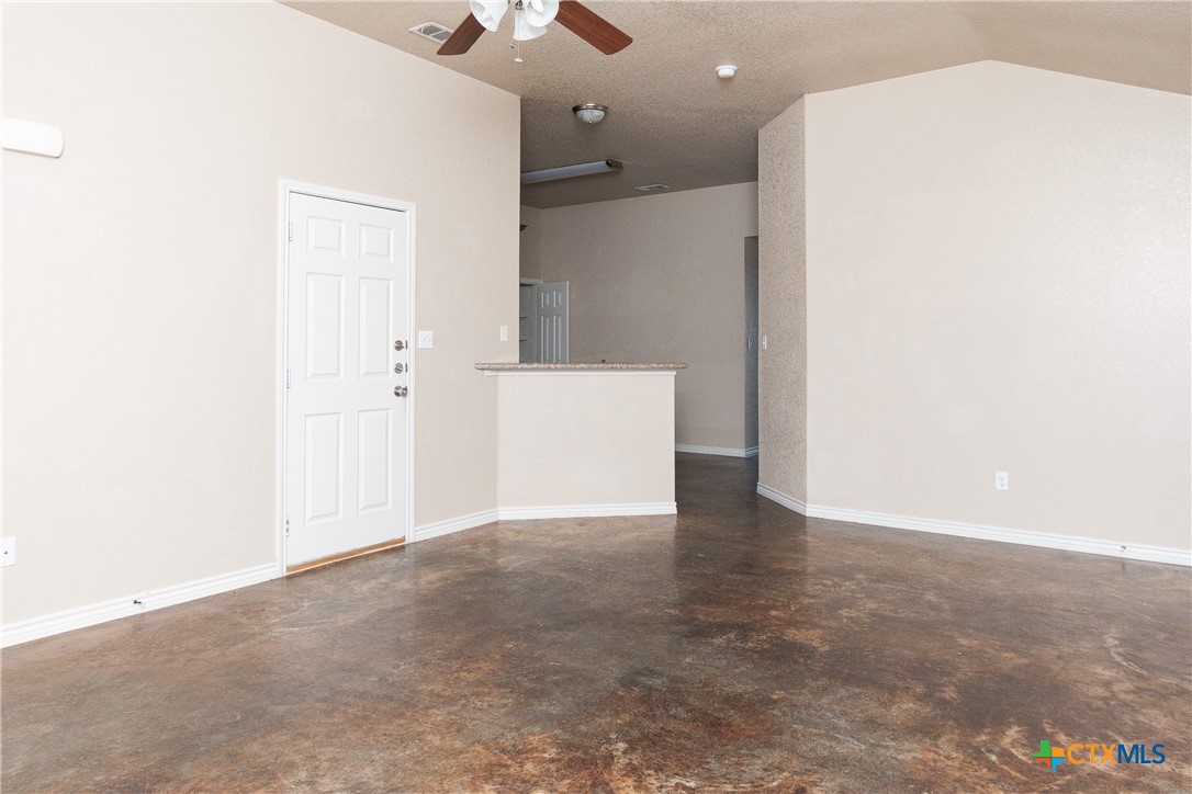 4102 Cambridge Drive B Property Photo 3