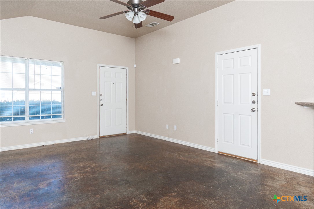 4102 Cambridge Drive B Property Photo 4