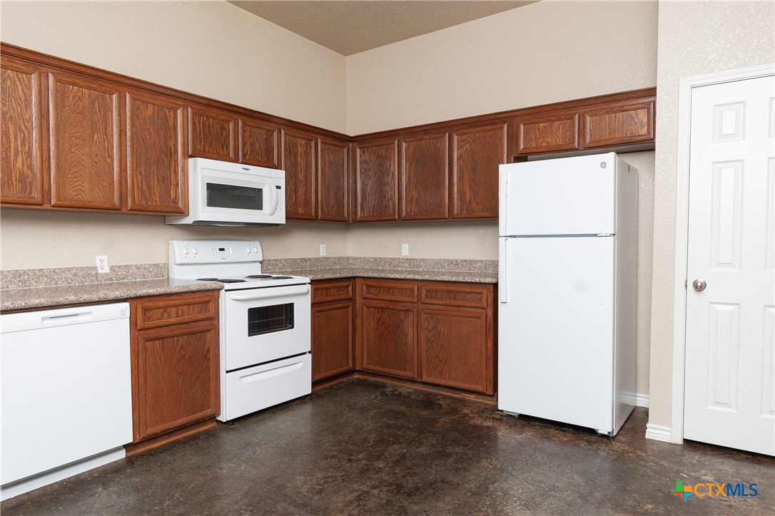 4102 Cambridge Drive B Property Photo 5