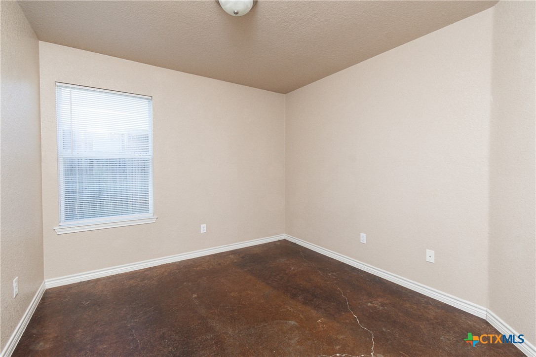 4102 Cambridge Drive B Property Photo 6