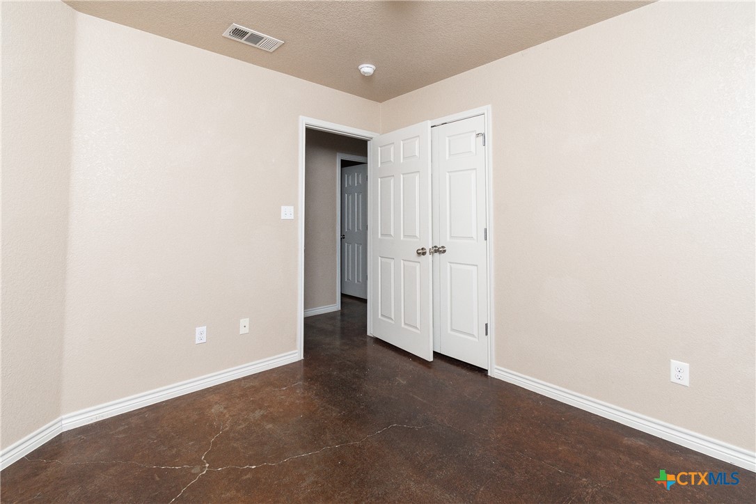 4102 Cambridge Drive B Property Photo 8