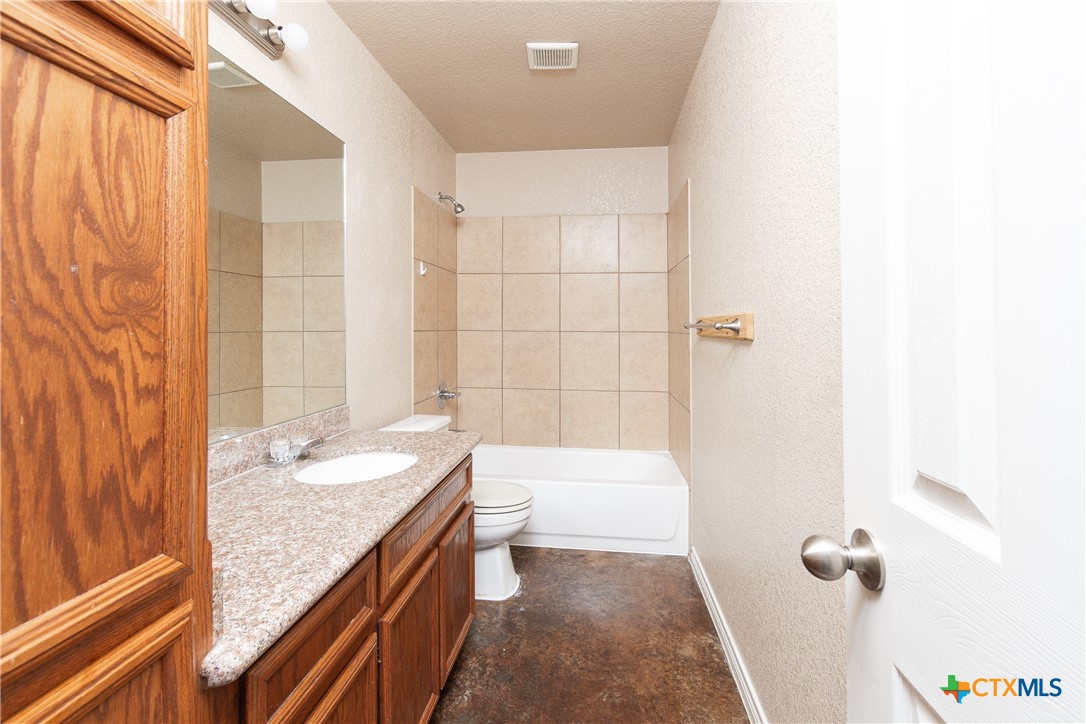 4102 Cambridge Drive B Property Photo 9
