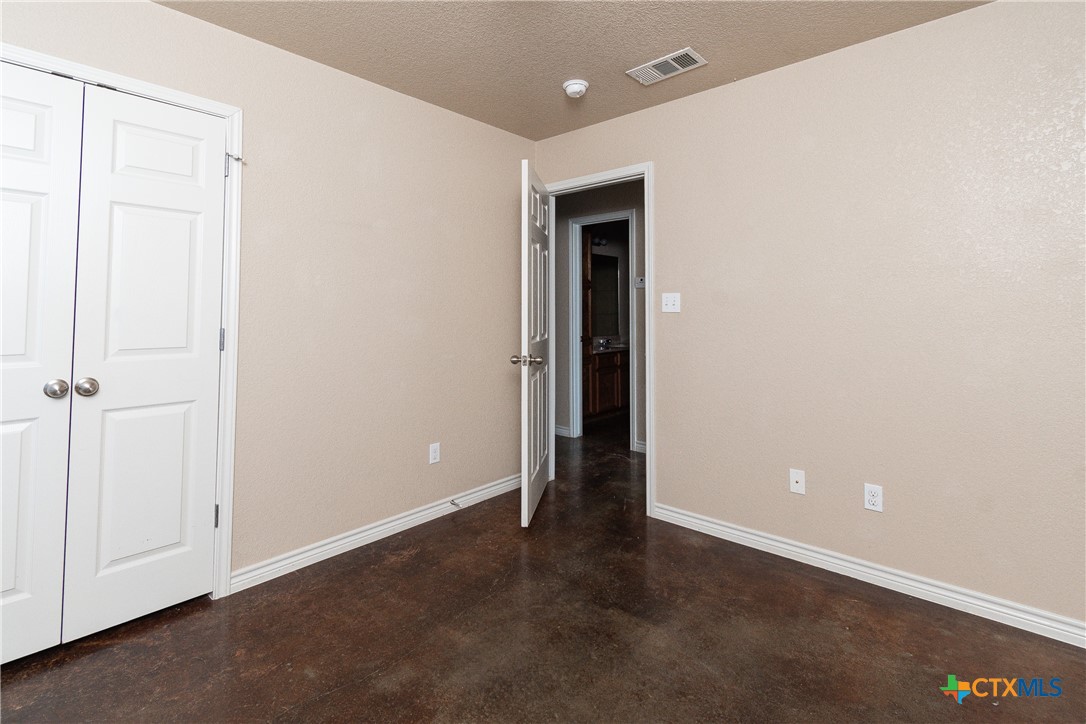 4102 Cambridge Drive B Property Photo 12