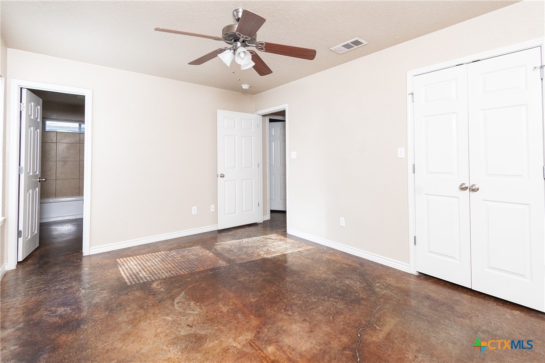 4102 Cambridge Drive B Property Photo 15