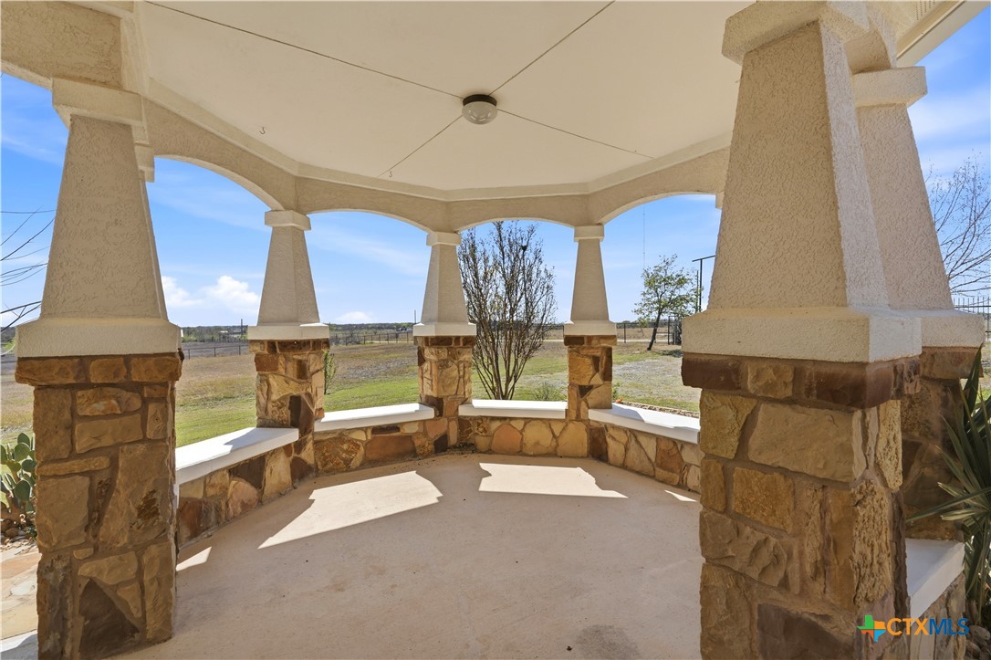 100 Mayfield Lane Property Photo 3