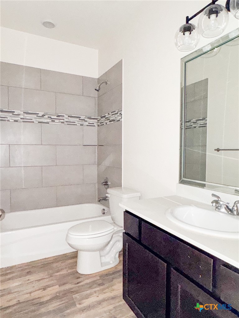 4913 Rose Garden Loop Property Photo 7