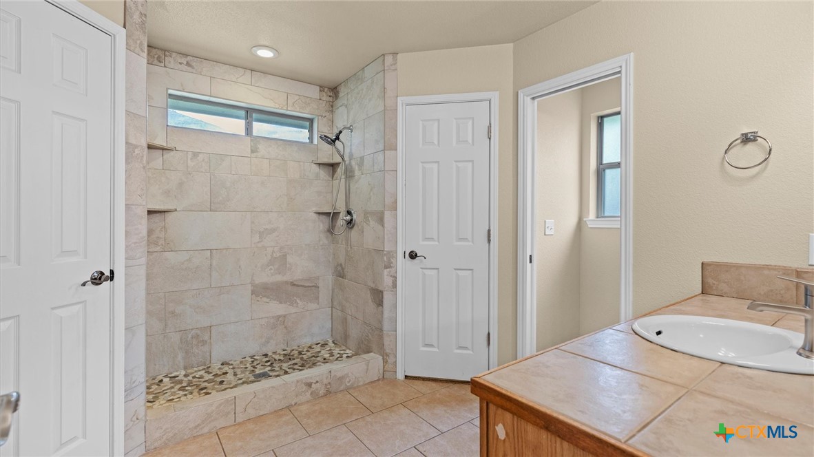 3021/3023 Douglas Fir Drive Property Photo 13