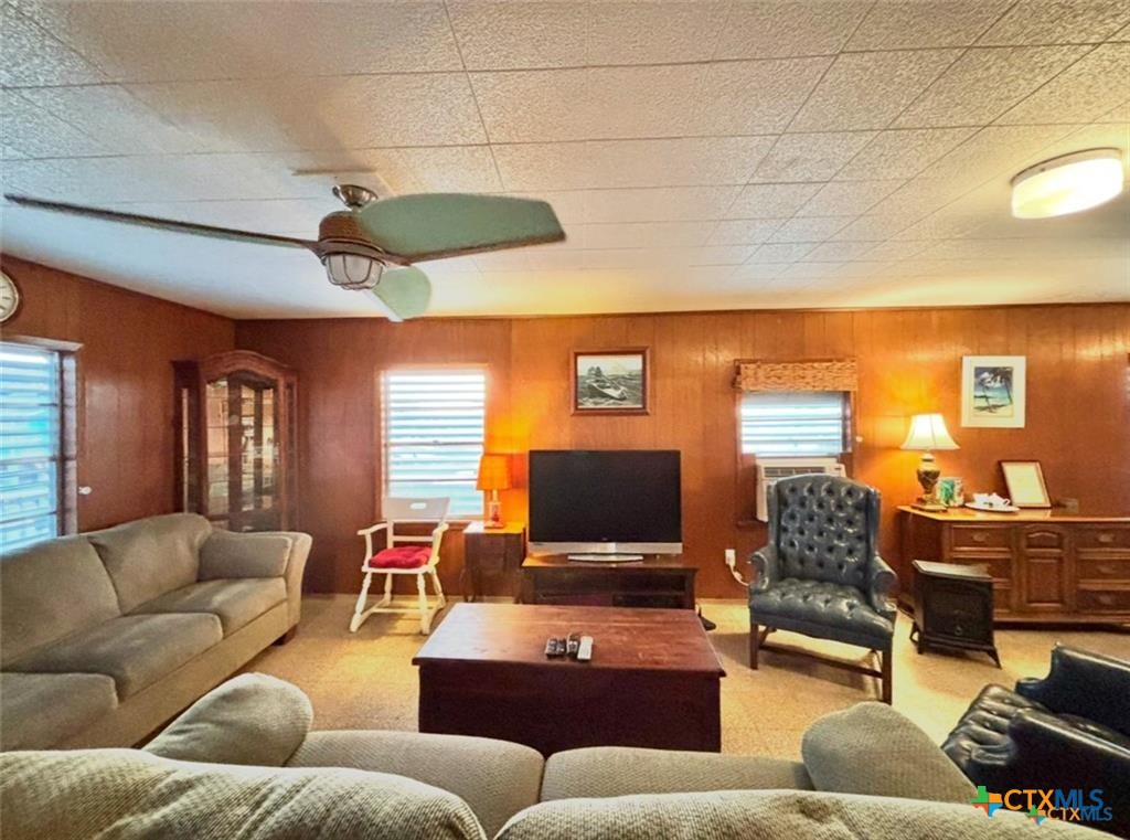 411 W Olive Avenue Property Photo 3