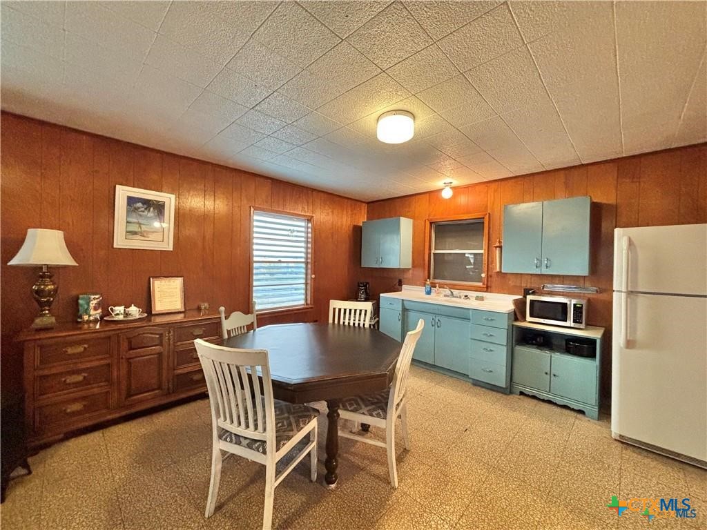 411 W Olive Avenue Property Photo 5