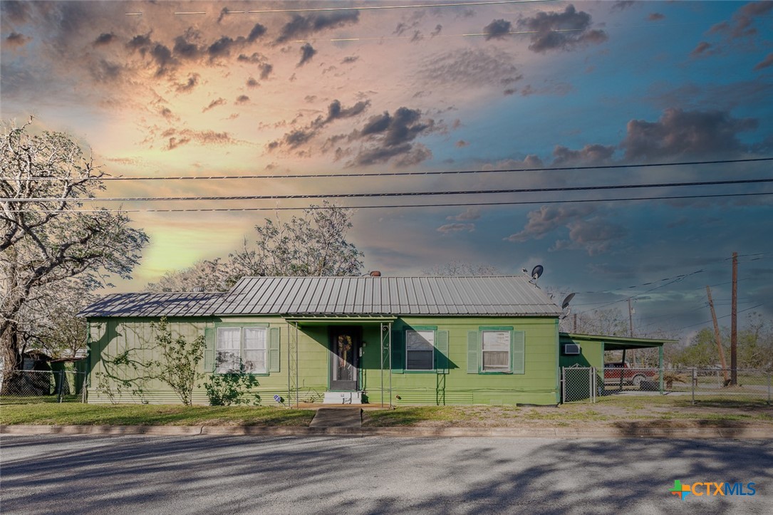 921 Robertson Street Property Photo 1
