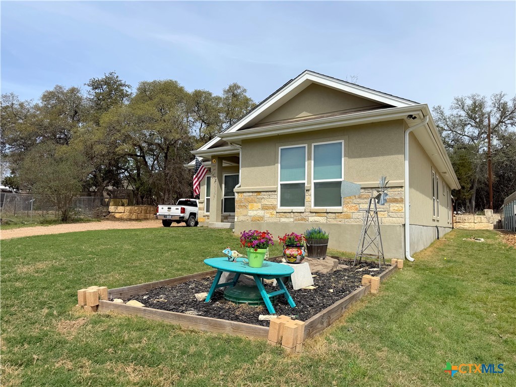 2872 Lakeview Drive Property Photo 4