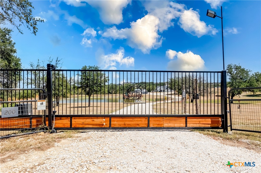 200 King Ranch Road Property Photo 2