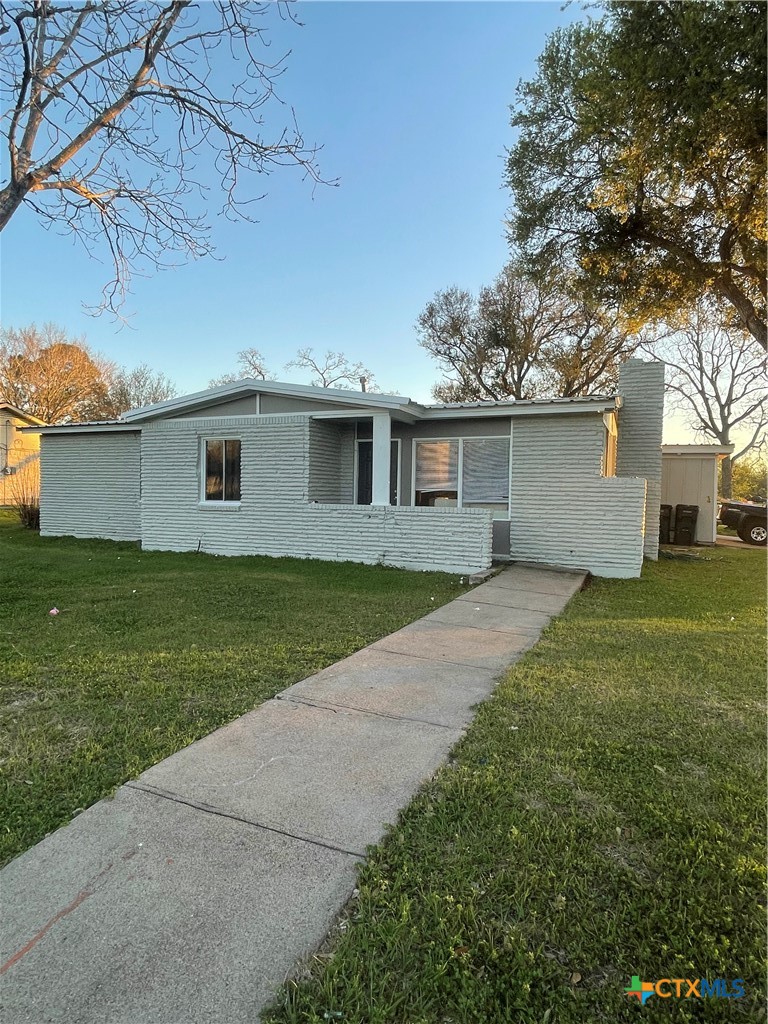 611 Sarah Street Property Photo 2
