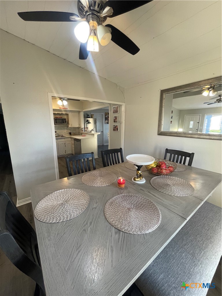 611 Sarah Street Property Photo 11