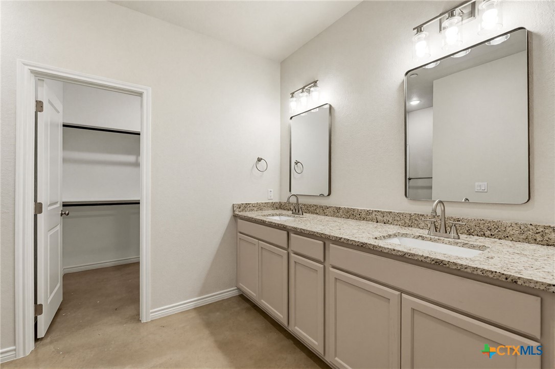 406 W Avenue C Property Photo 13