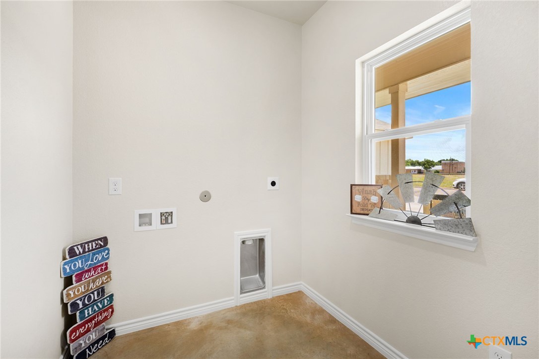 410 W Avenue C Property Photo 26