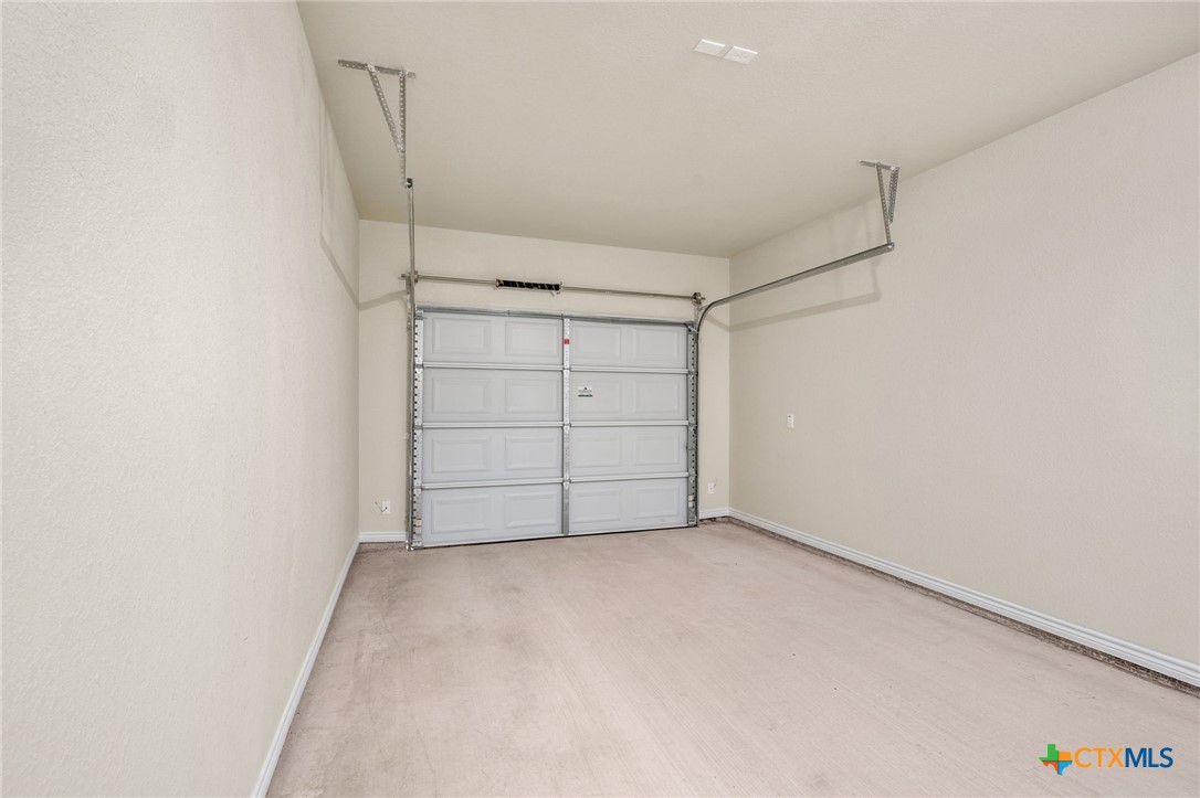 410 W Avenue C Property Photo 27