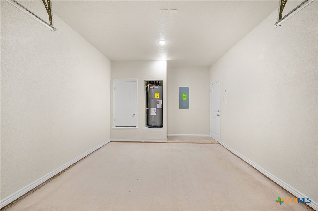 410 W Avenue C Property Photo 28