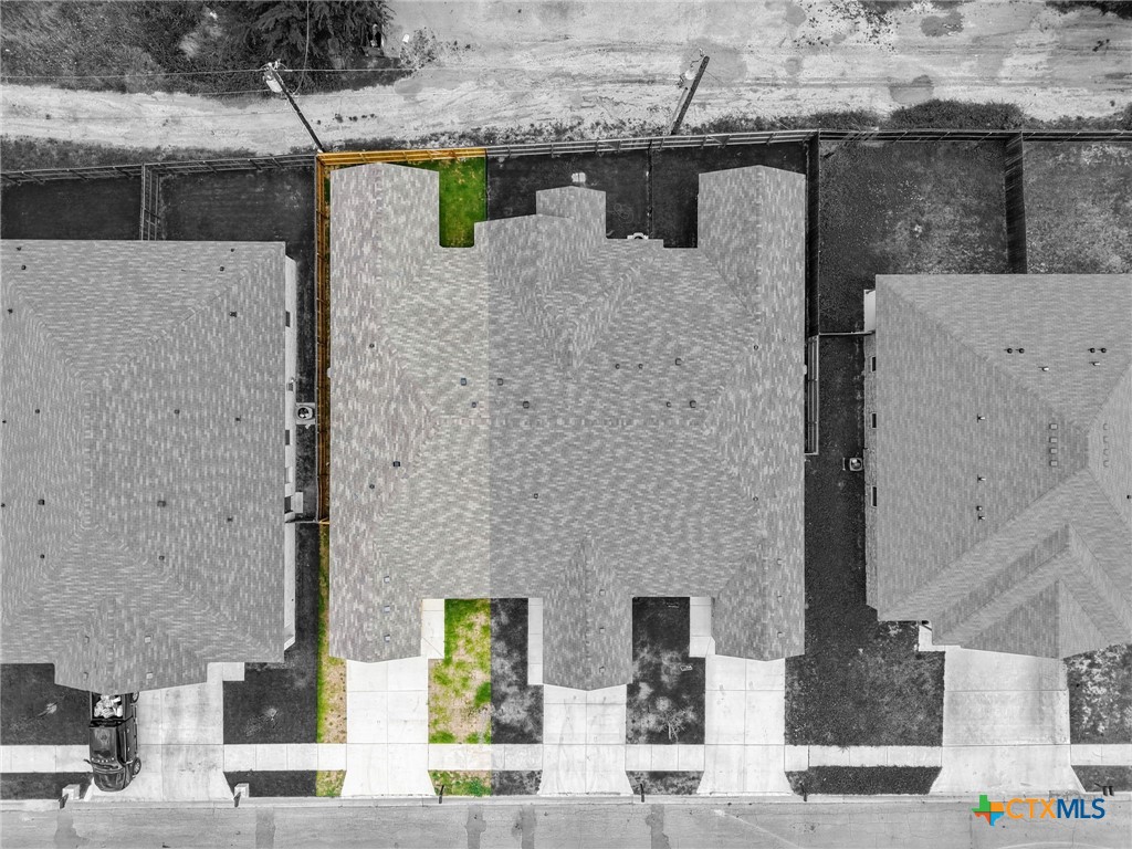 410 W Avenue C Property Photo 36
