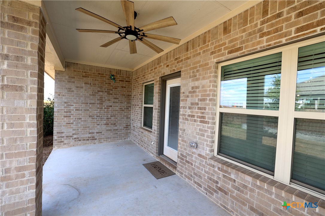 806 Eagle Crest Cove Property Photo 18