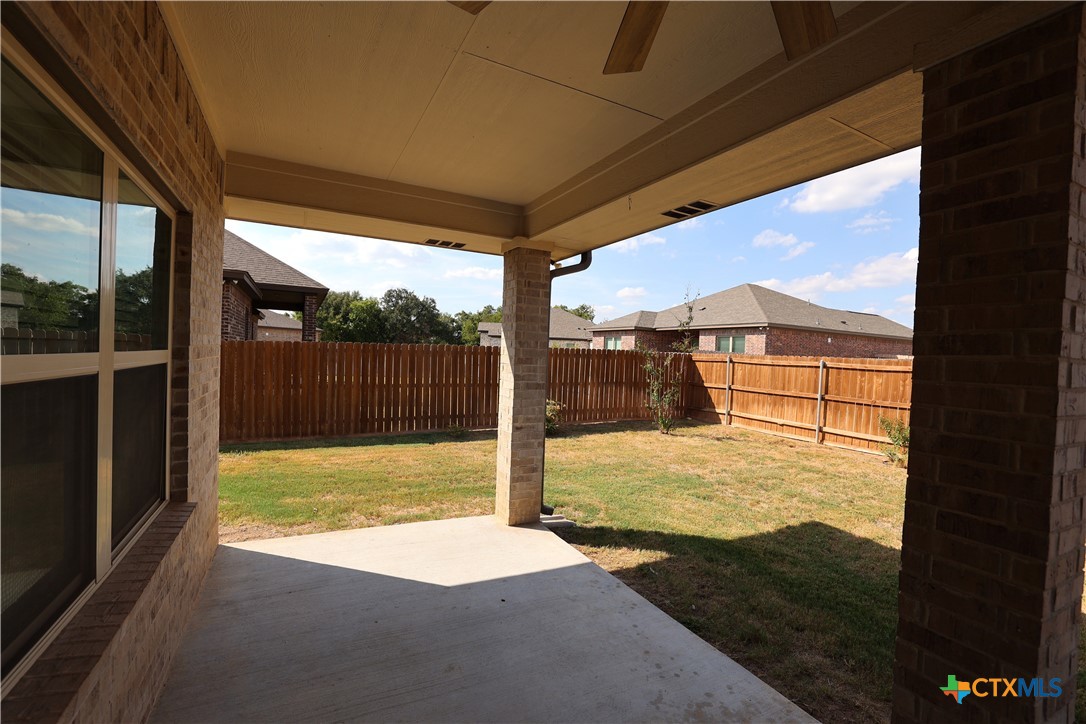 806 Eagle Crest Cove Property Photo 19