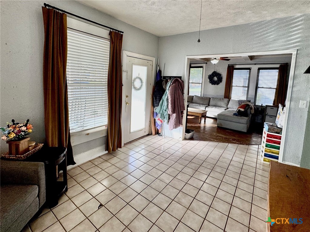 802 Hudgins Street Property Photo 6