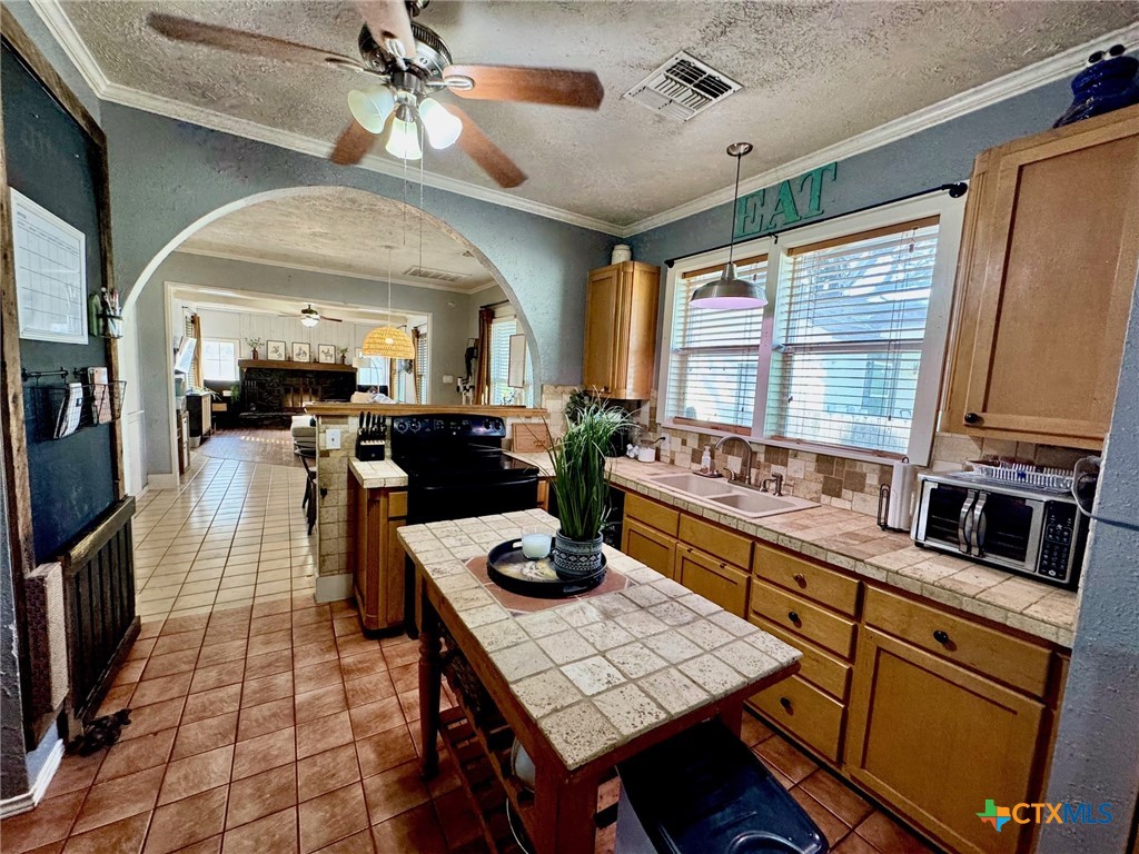 802 Hudgins Street Property Photo 11