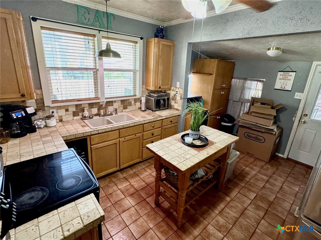 802 Hudgins Street Property Photo 12