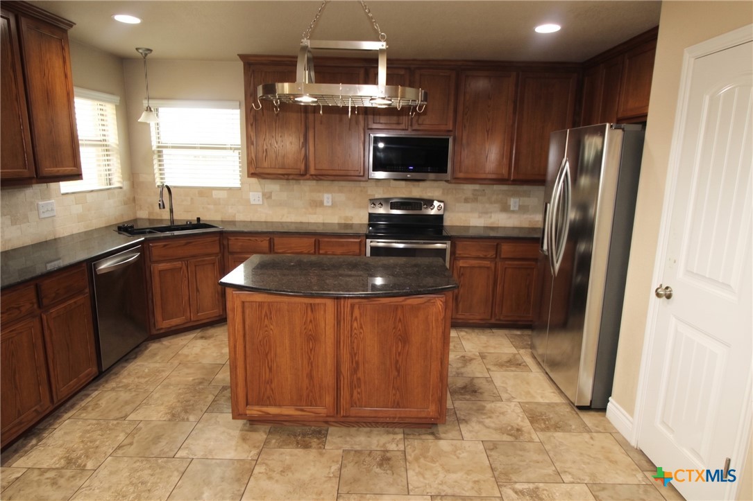 1128 Pheasant Circle Property Photo 5
