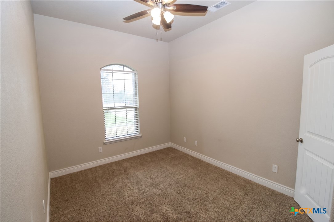 1128 Pheasant Circle Property Photo 6