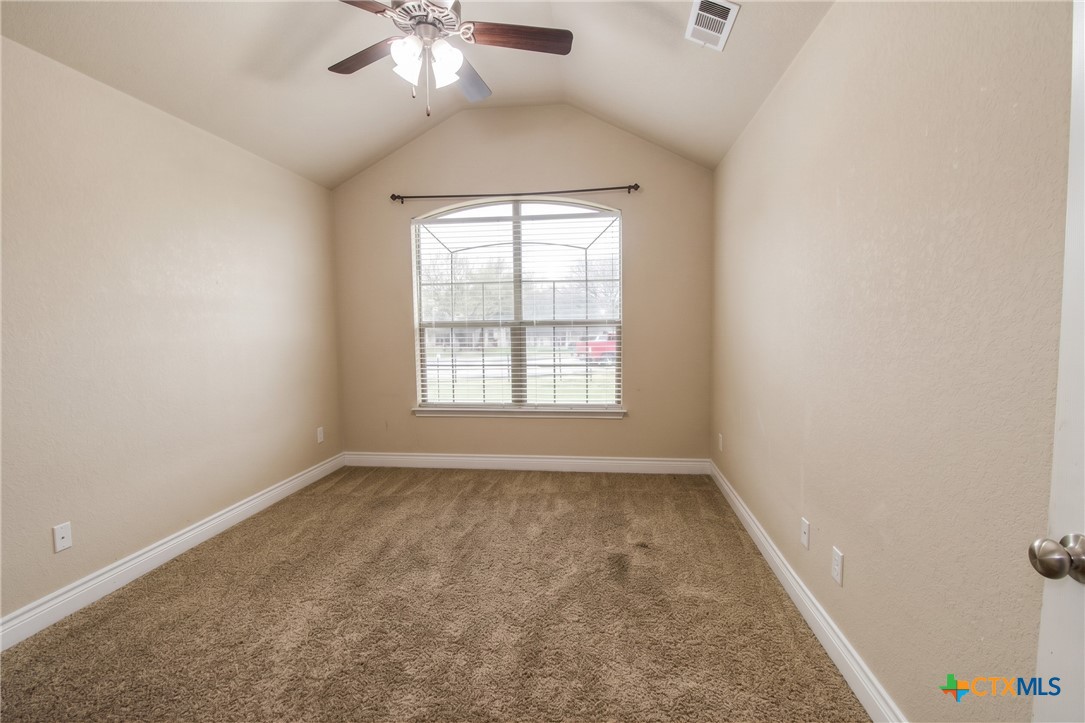 1128 Pheasant Circle Property Photo 8